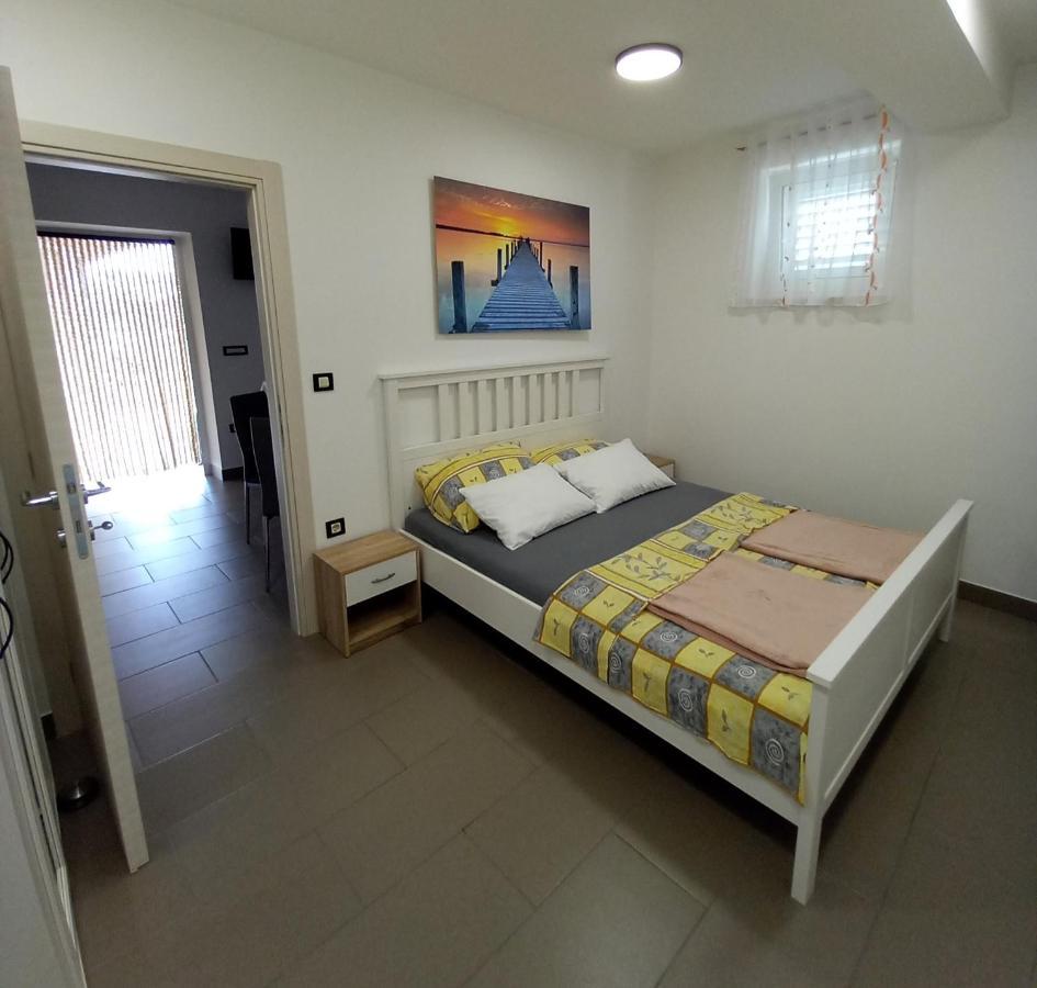 Apartmani Nizic Jadranovo Exterior foto