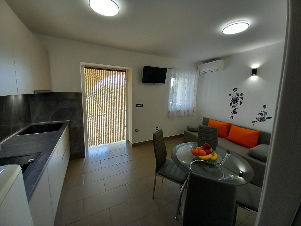 Apartmani Nizic Jadranovo Exterior foto